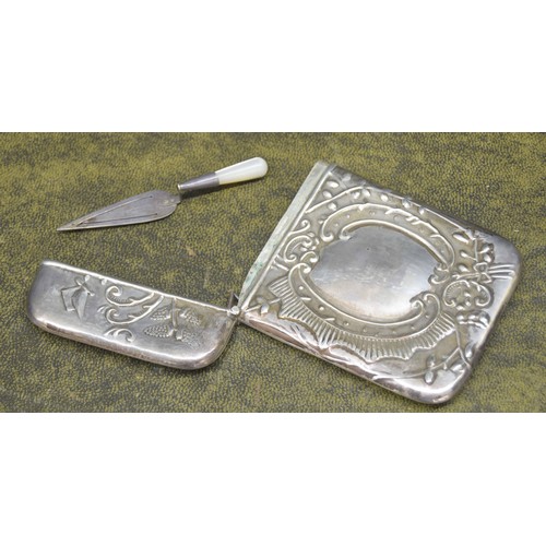 685 - Repousse silver card case, with a spring hinged cover, maker Ari D Norman, London 1993, 4