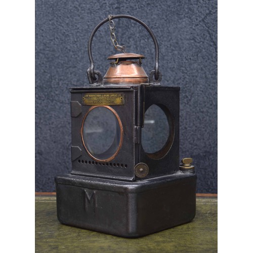 647 - Railwayana - LNER Welch Patent signal lamp, impressed Rd No. 711297 and bearing brass plaque 'Lamp M... 