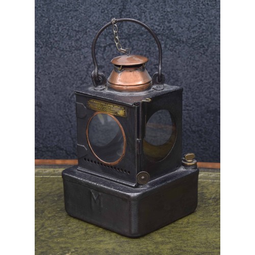 647 - Railwayana - LNER Welch Patent signal lamp, impressed Rd No. 711297 and bearing brass plaque 'Lamp M... 