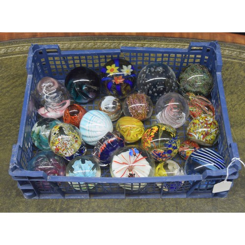 692 - Selection of assorted glass paperweights; to include Strathearn, Hafod Grange, and further Millefior... 