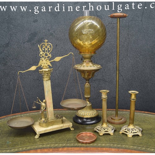 664 - Selection of mixed brass to include an oil lamp on brass reeded support, with smoked glass globe sha... 