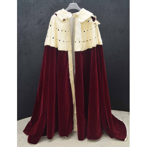 675 - 1911 Coronation Robes for Robert William, the second Lord Napier of Magdala and Lady Napier, also su... 