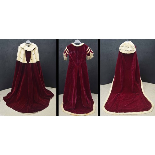 675 - 1911 Coronation Robes for Robert William, the second Lord Napier of Magdala and Lady Napier, also su... 