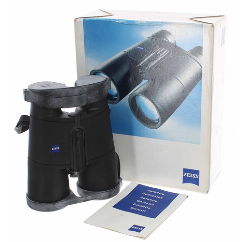 706 - Zeiss Victory 8x56 B T* P* binoculars, Made in Germany, serial no. 2373007, boxed with guarantee boo... 