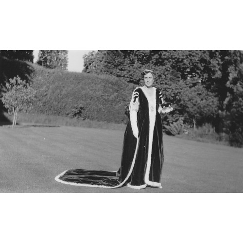 675 - 1911 Coronation Robes for Robert William, the second Lord Napier of Magdala and Lady Napier, also su... 