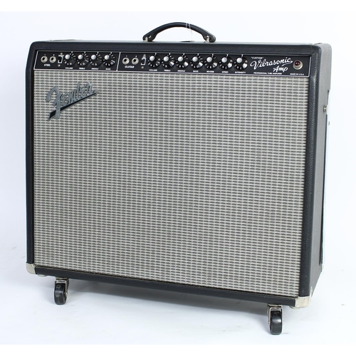 880 - Fender Custom Vibrasonic-Amp guitar amplifier, made in USA, circa 1995, with foot switch and manual... 