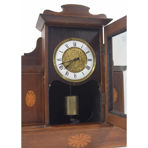 1127 - Unusual electric mantel clock, the 5