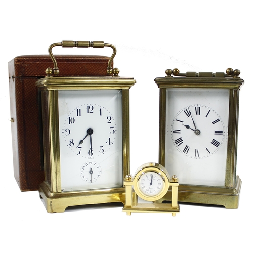 1217 - Carriage clock striking on a gong, within a cornice brass case, 5.75