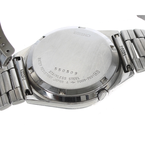 184 - Seiko 5 automatic stainless steel gentleman's wristwatch, reference no. 7009-7031, silvered striped ... 