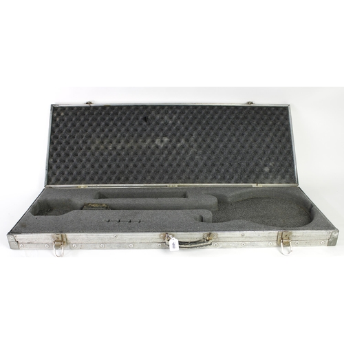 1052 - Heavy duty bass guitar flight case 