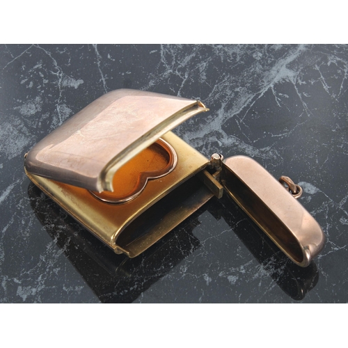 544 - Late Victorian 9ct gold vesta case, with hinged cover and hinged fall front revealing a heart shaped... 
