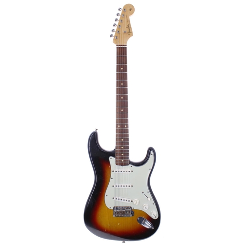 188 - 1962 Fender Stratocaster electric guitar, made in USA, ser. no. 8xxx3; Body: sunburst finish with va... 