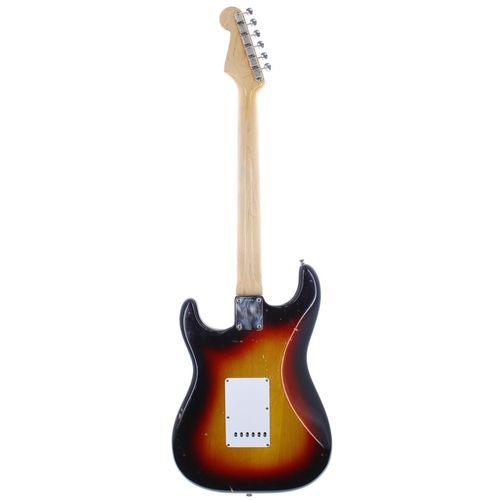 188 - 1962 Fender Stratocaster electric guitar, made in USA, ser. no. 8xxx3; Body: sunburst finish with va... 