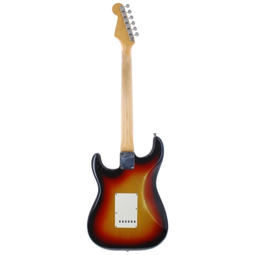 196 - 1965 Fender Stratocaster electric guitar, made in USA, ser. no. L6xxx4; Body: sunburst finish, buckl... 