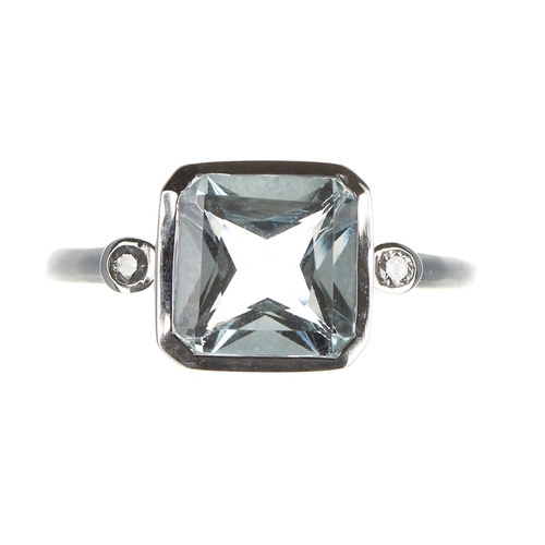 162 - Modern 18ct white gold aquamarine and diamond three stone ring by Luke Stockley of Mayfair, the aqua... 