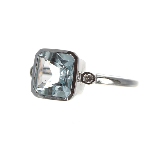 162 - Modern 18ct white gold aquamarine and diamond three stone ring by Luke Stockley of Mayfair, the aqua... 