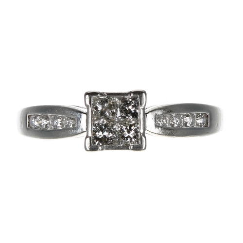 187 - Modern platinum multi-cut diamond dress cluster ring, princess and round brilliant-cut, width 6.5mm,... 