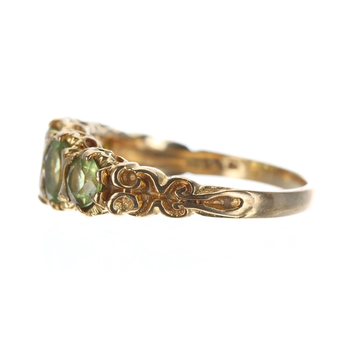 262 - Pretty 9ct peridot five stone claw set ring, width 7mm, 3.4gm, ring size P