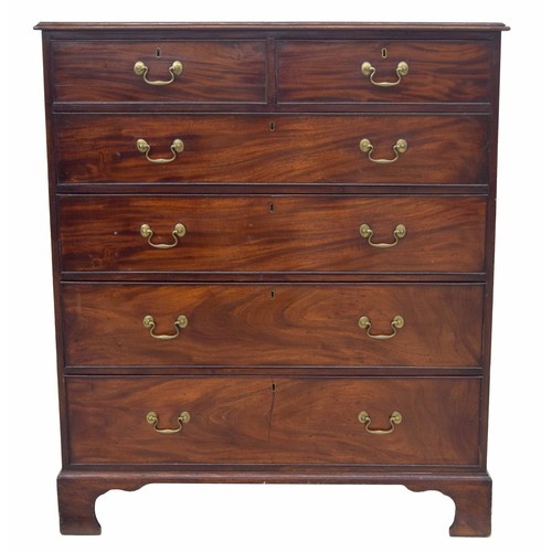 776 - Good large clean Georgian mahogany chest of drawers, the moulded top over two short and four long gr... 