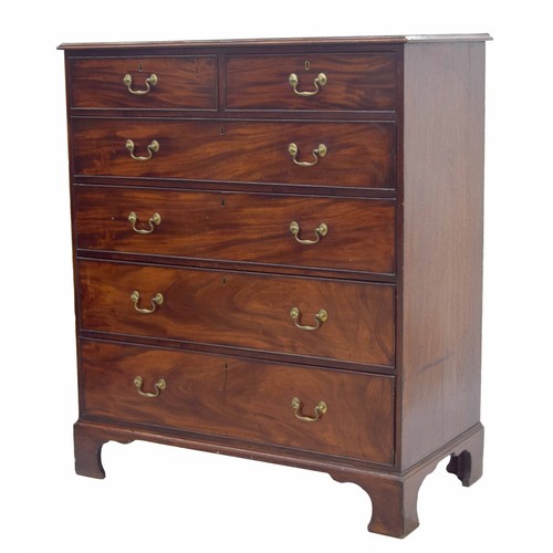 776 - Good large clean Georgian mahogany chest of drawers, the moulded top over two short and four long gr... 