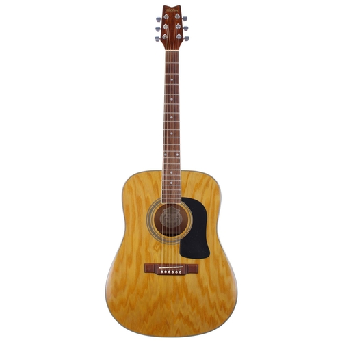 312 - Washburn D11 acoustic guitar, made in China, circa 2002; Body: natural finish, blemish/scrape to the... 