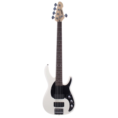 318 - Peavey Forum five string bass guitar, made in USA, ser. no. 08xxxxx6; Body: white finish; Neck: mapl... 