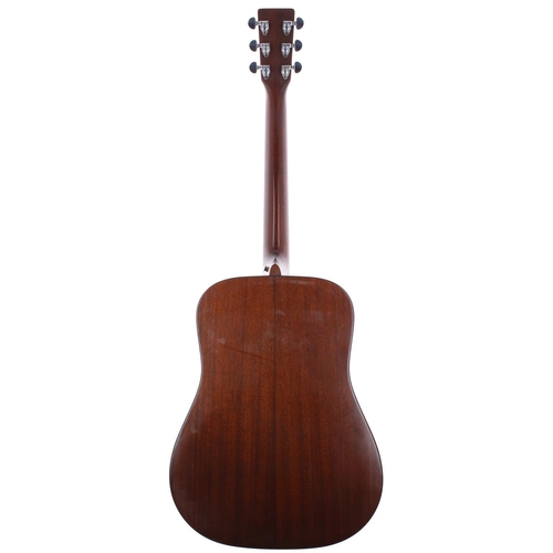 445 - 1975 C.F Martin D-18 acoustic guitar, made in USA, ser. no. 3xxxx1; Back and sides: mahogany, a few ... 