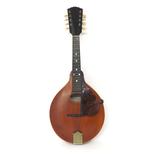 1563 - Gibson mandolin bearing the guaranteed label inscribed Gibson mandolin style A, 21875... Kalamazoo, ... 