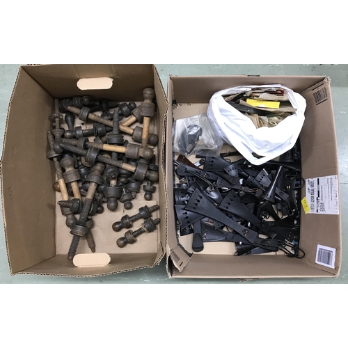 2019 - Box of miscellaneous violin parts including chin rests, shoulder rests etc