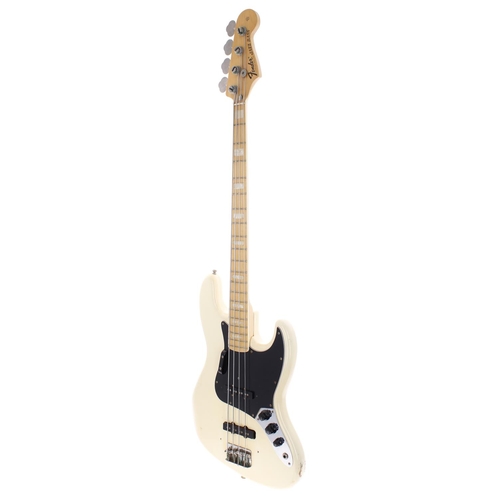 438 - 1975 Fender Jazz Bass guitar, made in USA; Body: yellowed Olympic white; marks, rubbing and dings, m... 