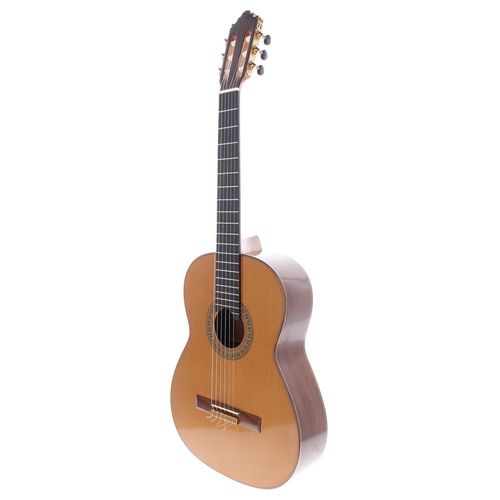 1442 - 2013 Vicente Carrillo Herencia New Concept classical guitar, made in Spain; Back and sides: Madagasc... 