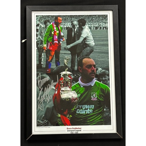 725 - Bruce Grobbelaar (Liverpool Football Club)- autographed display, signed by Bruce Grobbelaar in silve... 