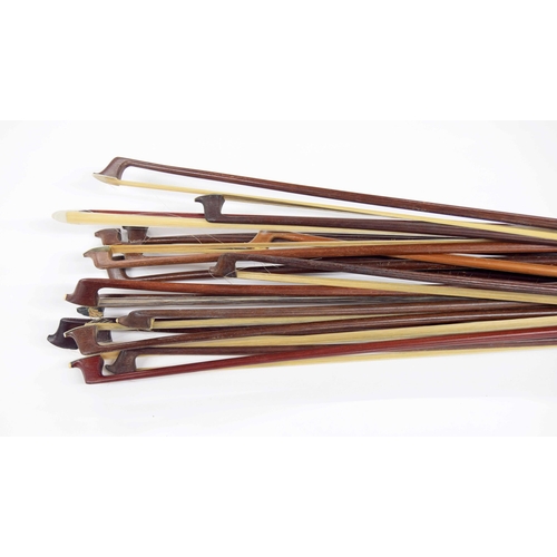 2209 - Bundle of violin bows