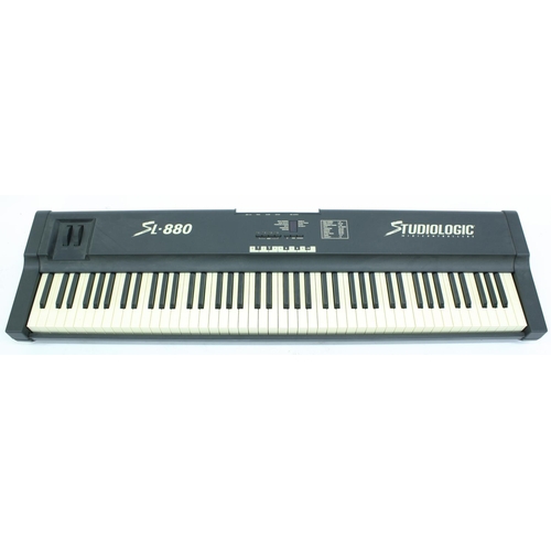 1219 - Fatar Studiologic SL-880 midi keyboard controller