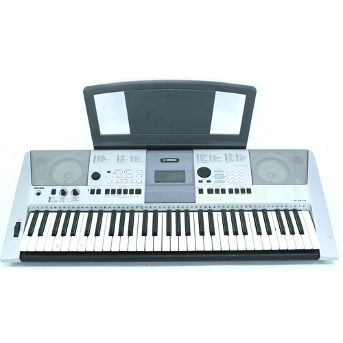 1228 - Yamaha PSR e413 digital keyboard