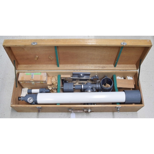 39 - SNS telescope model no. SK-7B, D=77mm F=910mm, serial no. 15970, within a wooden fitted case, with a... 