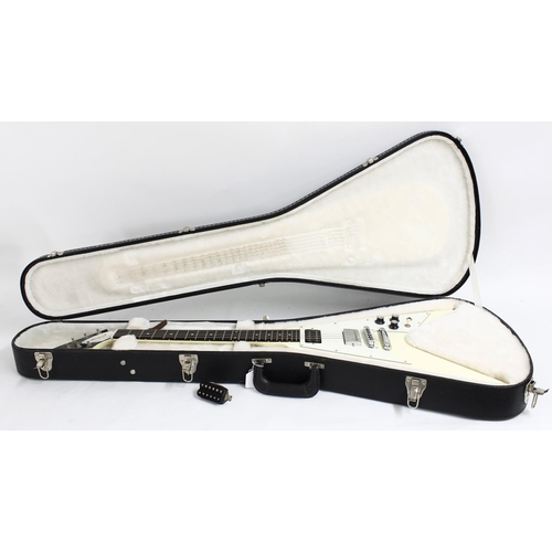 183 - 2008 Gibson '67 Flying V electric guitar, made in USA, ser. no. 0xxxxxxx8; Body: white finish, strap... 