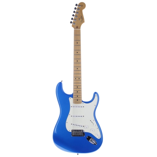 238 - 2002 Fender American Standard Stratocaster electric guitar, made in USA, ser. no. Z2xxxxx5; Body: oc... 