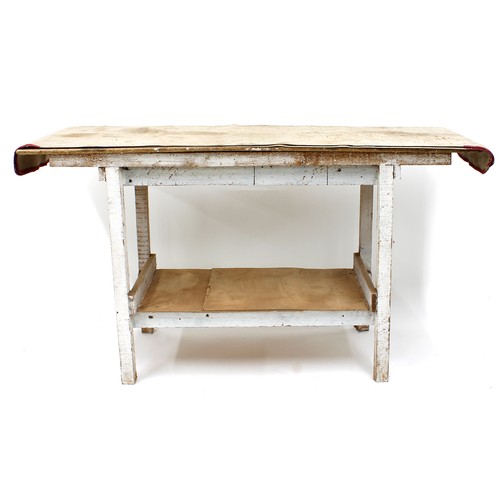 1173 - Tony Zemaitis - a handmade double tier workbench, 34.5