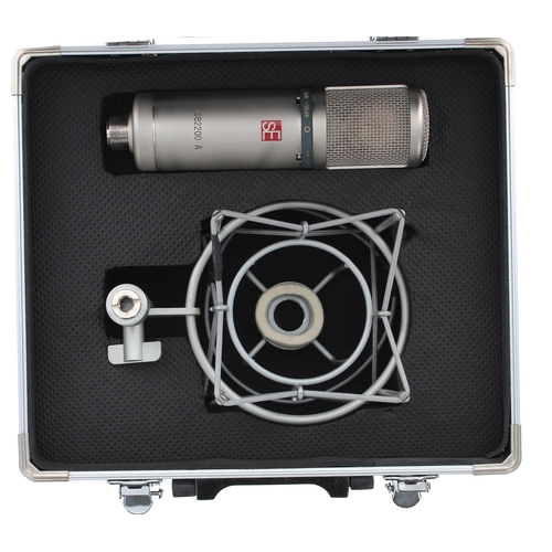 1264 - SE Electronics SE2200 condenser microphone, with shock mount, within original flight case*Please not... 