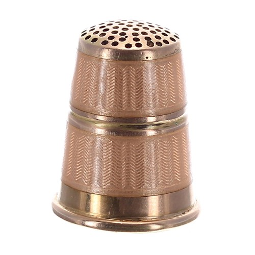 807 - Gold and guilloché peach enamel thimble, possibly Russian, with 'AH' work master stamp, 7.5gm, 22mm... 