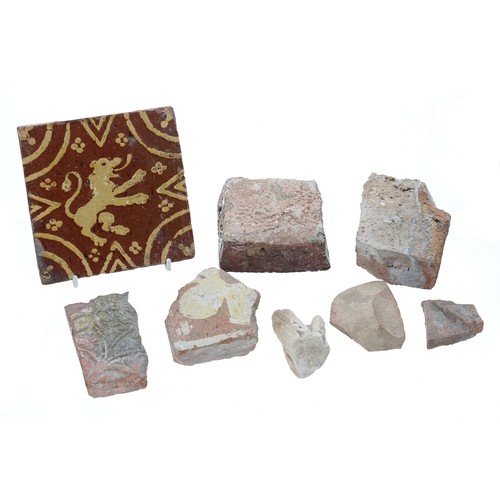 172 - Small interesting selection of interesting Roman and medieval stoneware and pottery fragments; also ... 