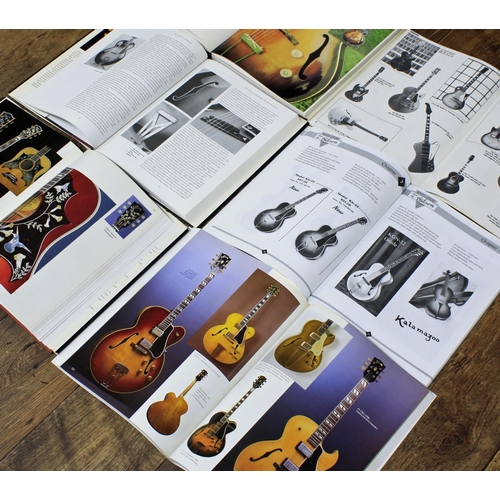 560 - Five Gibson guitar reference books to include 'Gibson's Fabulous Flat Top Guitars, an Illustrated Hi... 