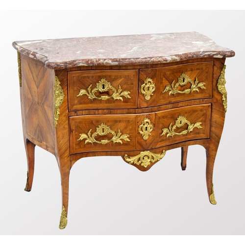 568 - Fine French Louis XV style kingwood serpentine commode chest, the marble top over two drawers and a ... 