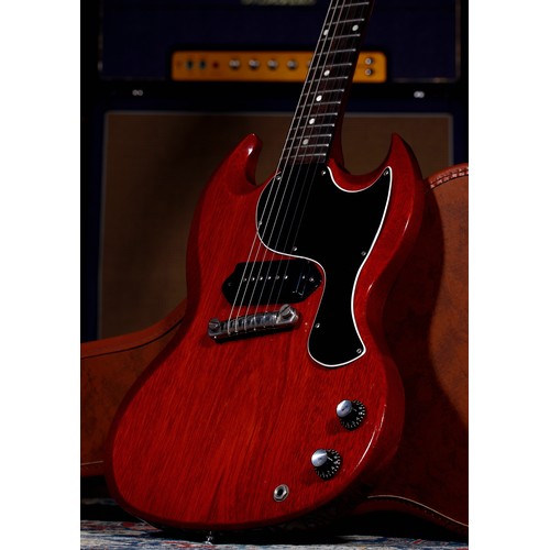 80 - 1961 Gibson Les Paul Junior (SG) electric guitar, made in USA; Body: cherry finish, light buckle wea... 