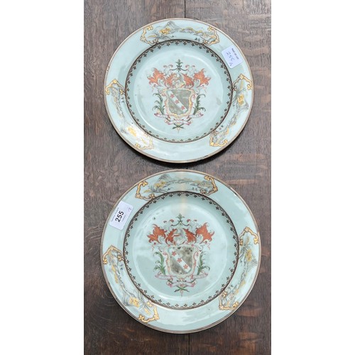 255 - Pair of Chinese export famille rose armorial porcelain circular plates for the French market, the ce... 