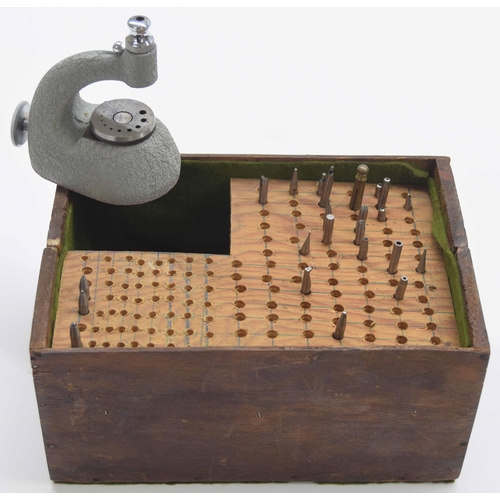 2121 - Old staking set, within a rectangular wooden box