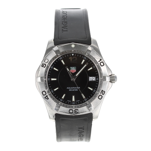 82 - Tag Heuer Aquaracer stainless steel gentleman's wristwatch, reference no. WAF1110, black dial, rotat... 