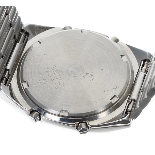 97 - Seiko chronograph LCD stainless steel gentleman's wristwatch, reference no. M929-5000, Seiko bracele... 