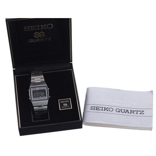 97 - Seiko chronograph LCD stainless steel gentleman's wristwatch, reference no. M929-5000, Seiko bracele... 